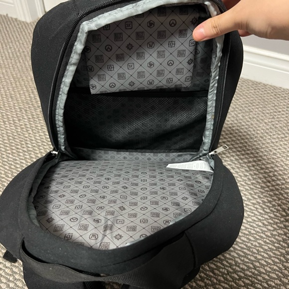 Blizzard BlizzCon Backpack with multiple patches - Picture 3 of 5